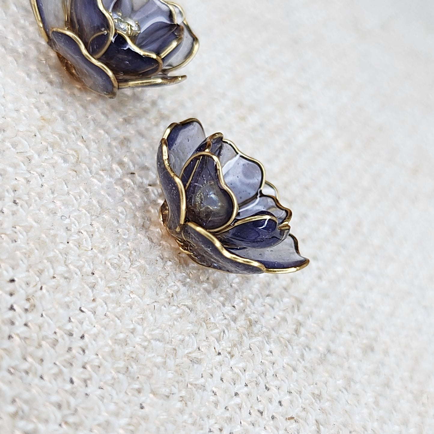 Cora Ear Stud (Dark Blue)