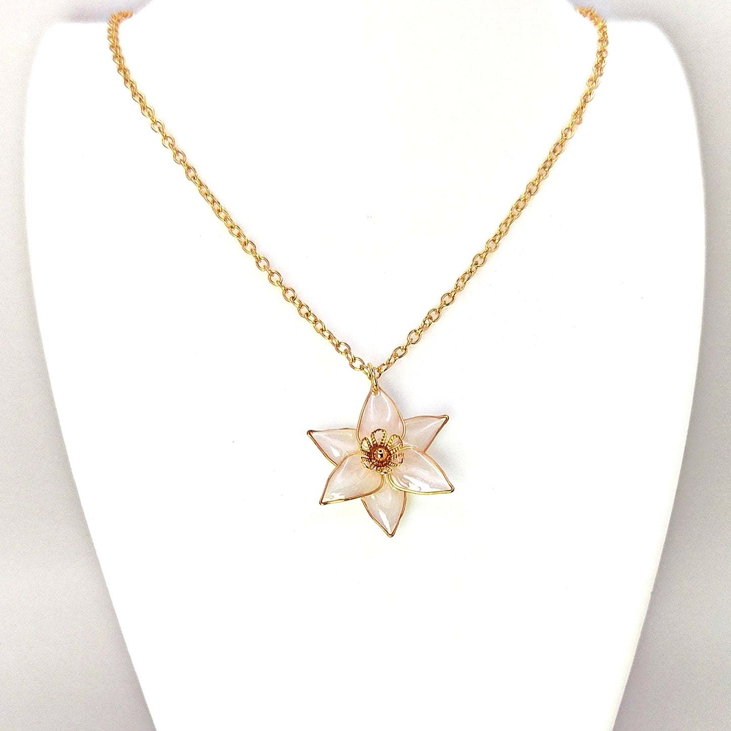 Egeria Necklace (White)