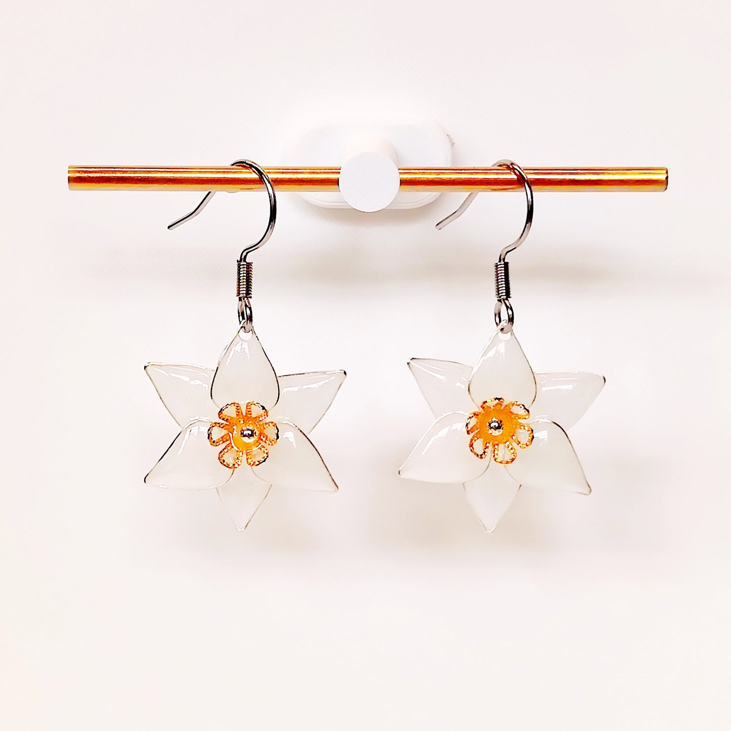Egeria Earrings White (SS)