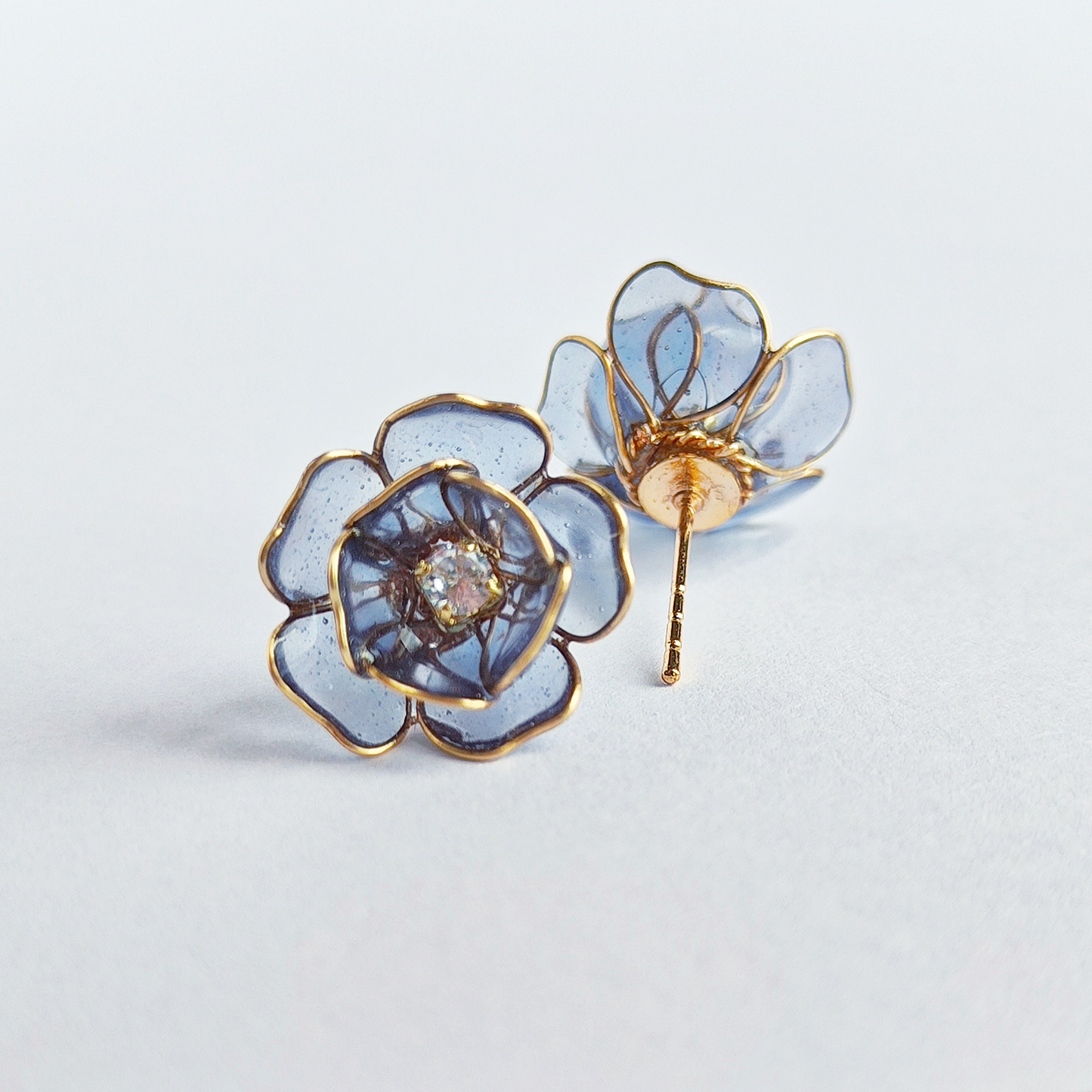 Cora Ear Stud (Dark Blue)